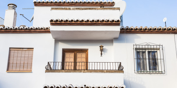 Pintar Fachadas de Casas Unifamiliares / Chalets en Terres de l'Ebre · Pinturas Especiales Anticorrosivas y de Alta Resistencia